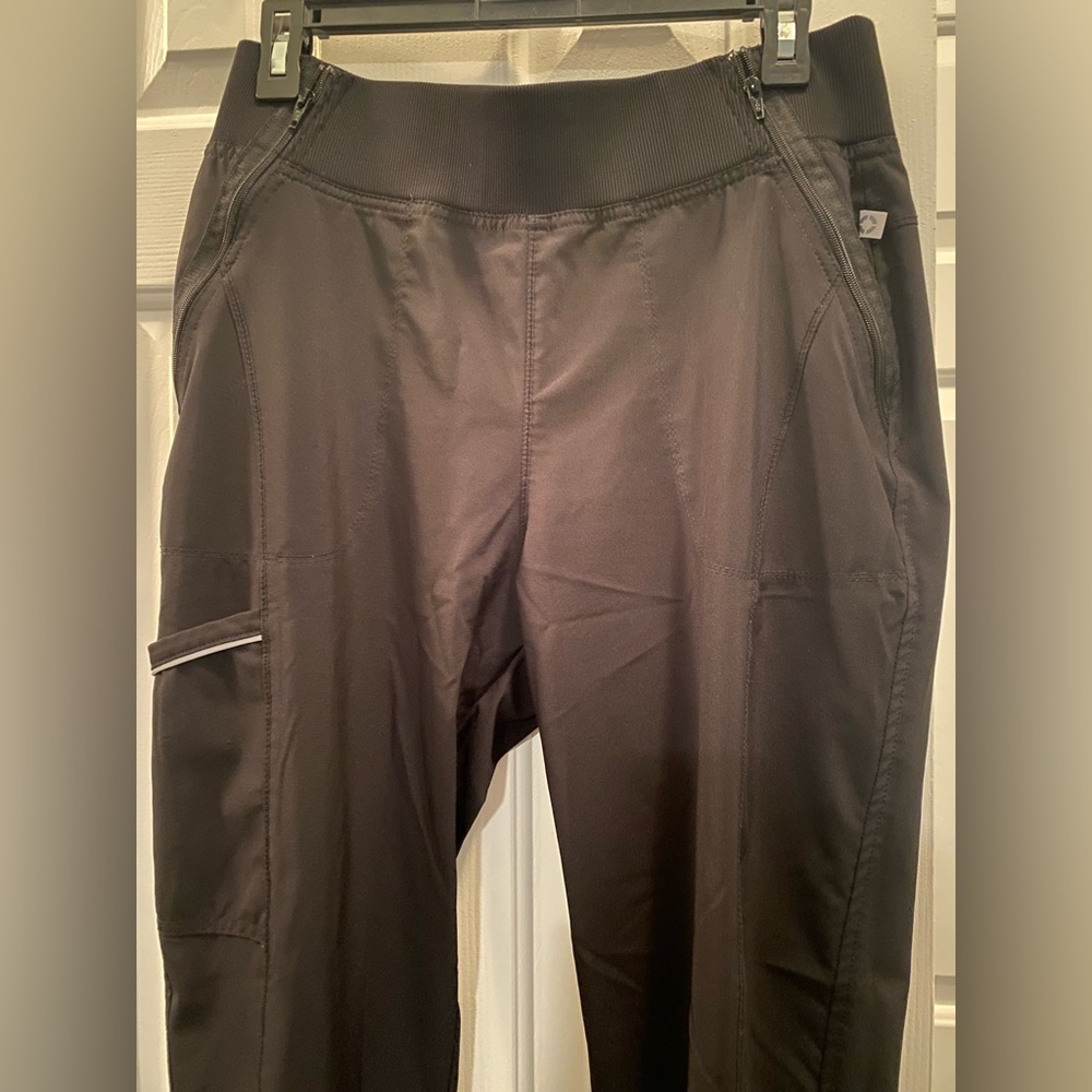 4 PAIRS Cherokee infinity jogger scrub pants